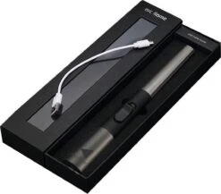 Oplaadbare Lange Elektrische Aansteker - Duurzame Plasma Aansteker – Luxe Aansteker - Inclusief Cadeauverpakking - BBQ – Kaarsen - Zwart -Bbq Promotiewinkel 1200x1053 4
