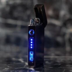 Merkloos Cuberna Elektrische Plasma USB Aansteker Met Batterij Indicator Ice Black - Wind En Storm Bestendig - Geschikt Voor Kaarsen, Vuurwerk, Sigaretten En BBQ -Bbq Promotiewinkel 1200x1200 470