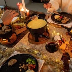 Boska Pizzaplank Friends L - BBQ Accessoires - Eikenhout - Handige Opvanggeul - Ø 34 Cm 27 Boska Pizzaplank Friends L - BBQ Accessoires - Eikenhout - Handige Opvanggeul - Ø 34 Cm -Bbq Promotiewinkel 1200x1200 634