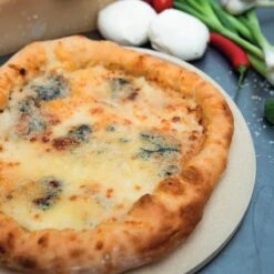 Boska Pizzasteen Deluxe - Voor Oven & BBQ - Knapperige Pizza's - Ø 29.5 Cm - BBQ Accessoires 34 Boska Pizzasteen Deluxe - Voor Oven & BBQ - Knapperige Pizza's - Ø 29.5 Cm - BBQ Accessoires -Bbq Promotiewinkel 1200x1200 794