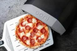 Ooni Pizzaschep Aluminium - Perforated Pizza Peel 12 Inch 7 Ooni Pizzaschep Aluminium - Perforated Pizza Peel 12 Inch -Bbq Promotiewinkel 1200x800 46