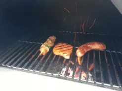 Merkloos MaxxGarden Pizza Oven - Smoker Barbecue Houtskool 45 X 65 X 158cm -Bbq Promotiewinkel 1200x900 13