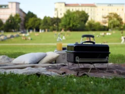 Weber Go-anywhere Houtskoolbarbecue - Zwart -Bbq Promotiewinkel 1200x901 1