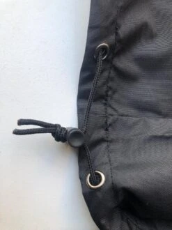 Merkloos Kamado BBQ Large Beschermhoes Cover Tot 25" Inch - Hoes Zwart Groot - O.a. Big Green Egg, Grill Guru, Kamado Joe Classic, Patton, The Bastard, Takumi, Tarrington House 7 Merkloos Kamado BBQ Large Beschermhoes Cover Tot 25" Inch - Hoes Zwart Groot - O.a. Big Green Egg, Grill Guru, Kamado Joe Classic, Patton, The Bastard, Takumi, Tarrington House -Bbq Promotiewinkel 899x1200 15