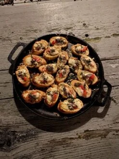 Valhal Outdoor Skillet / Plancha / Koekenpan - Gietijzer - Diameter 35cm, Twee Handvatten, VH35F -Bbq Promotiewinkel 900x1200 26